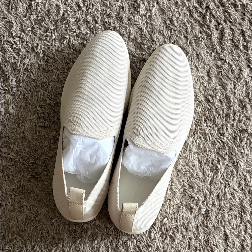 Banana republic sustainable flyknit slip on flats